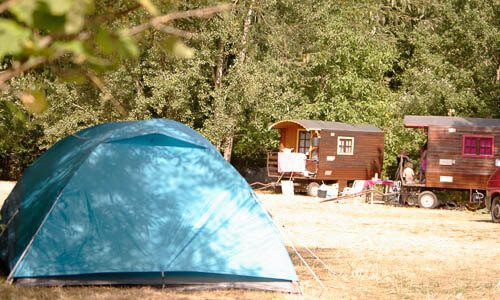 Tente et roulotte – ariege canoë en tente