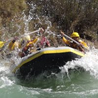 rafting-2224487_1920-min